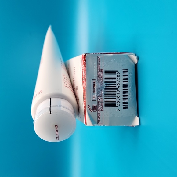 Clarins NIB Hand and Nail Treatment Cream Sealed 100ml** - Picture 3 of 3